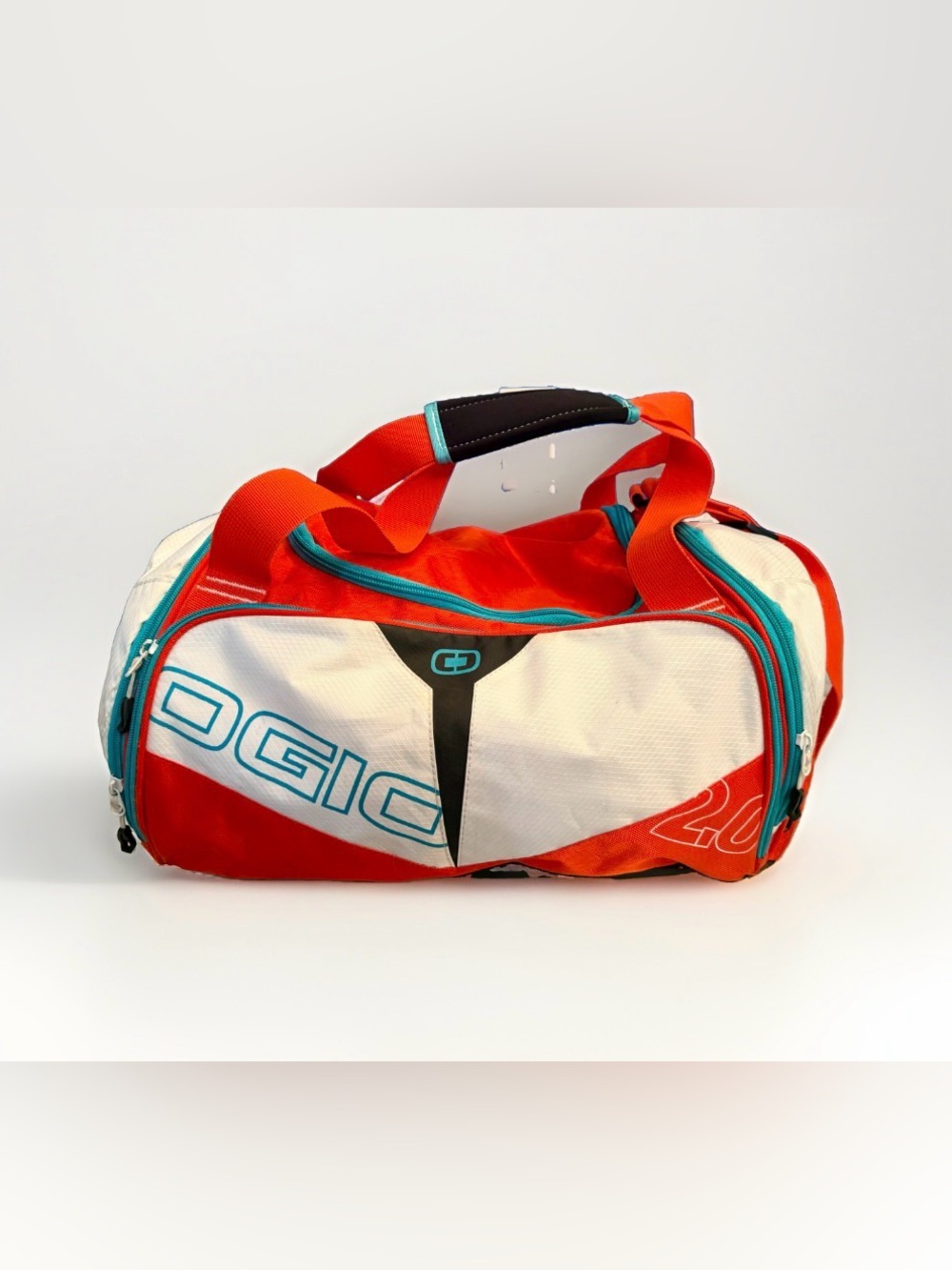 Ogio Duffel Bag Endurance 2.0 Orange Silver Shoulder Strap Shoe Duffle 22”x14”